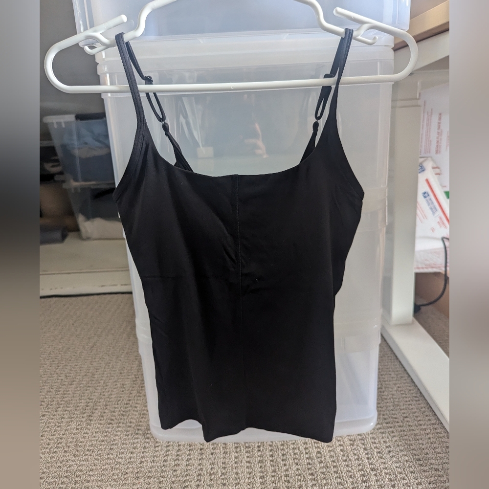 Lululemon Straight Strap Close-to-body Shelf Tank Top, Black, Size 4
